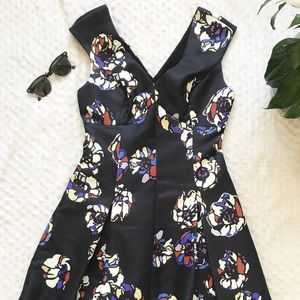 🆕Luxe Boutique Black Floral Dress- size S